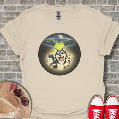 UFO with Dog Taking Selfie Design T-shirt