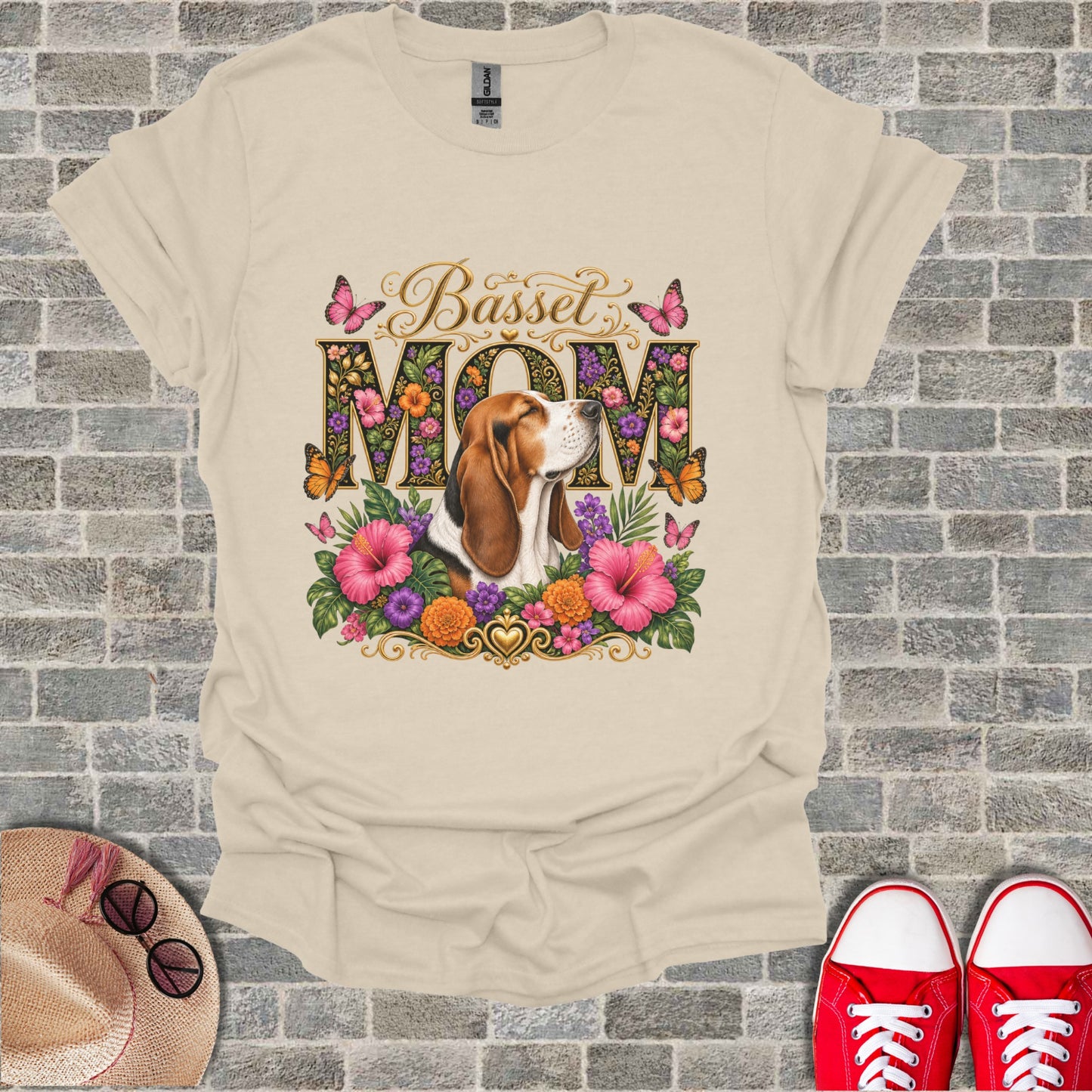 Cream t-shirt with "Basset MOM" text and a Basset Hound pet surrounded by flowers.