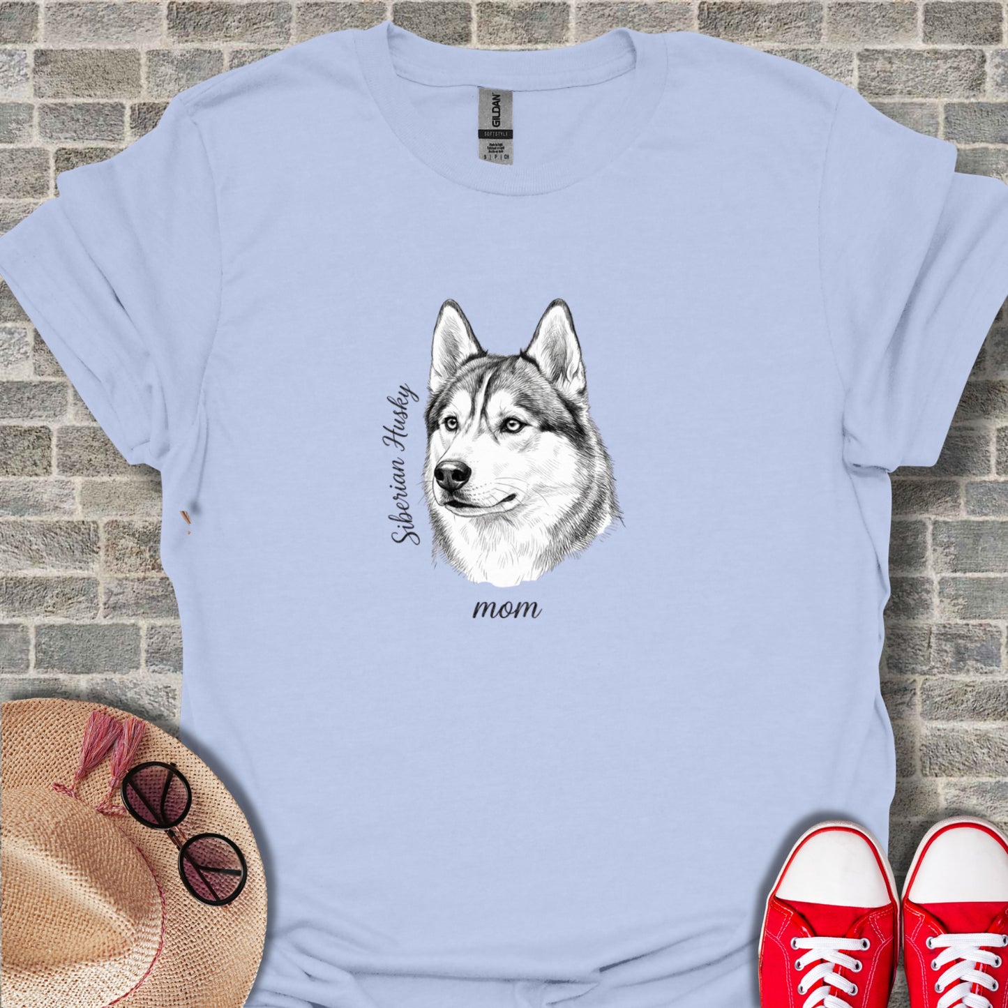 Siberian Husky Mom Graphic Tee for Dog Lovers