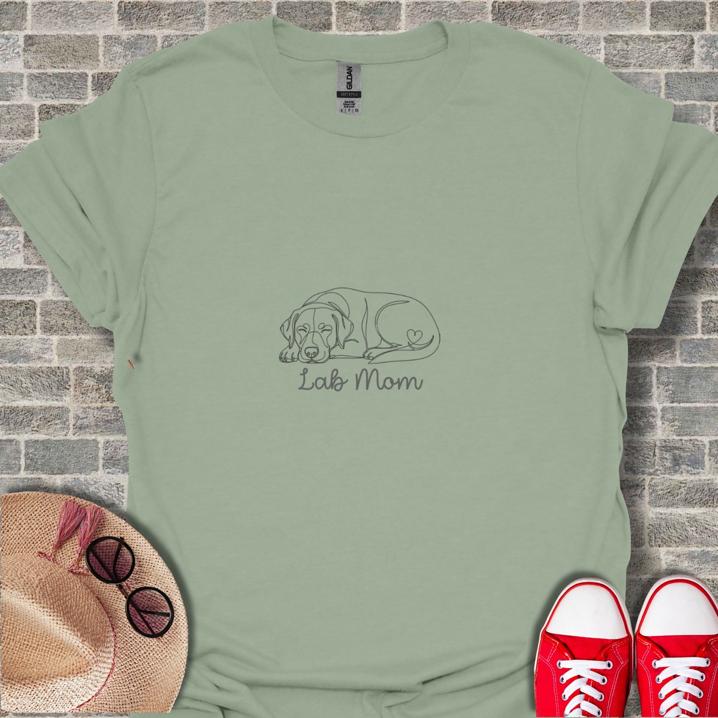 Adorable Lab Mom Design Casual T-Shirt for Dog Lovers