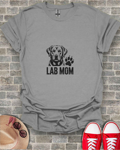 Grey t-shirt with a black lab mom graphic and paw print.