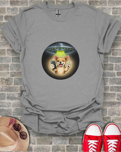 Cute Dog Selfie with UFO T-Shirt Ideal Casual Wear