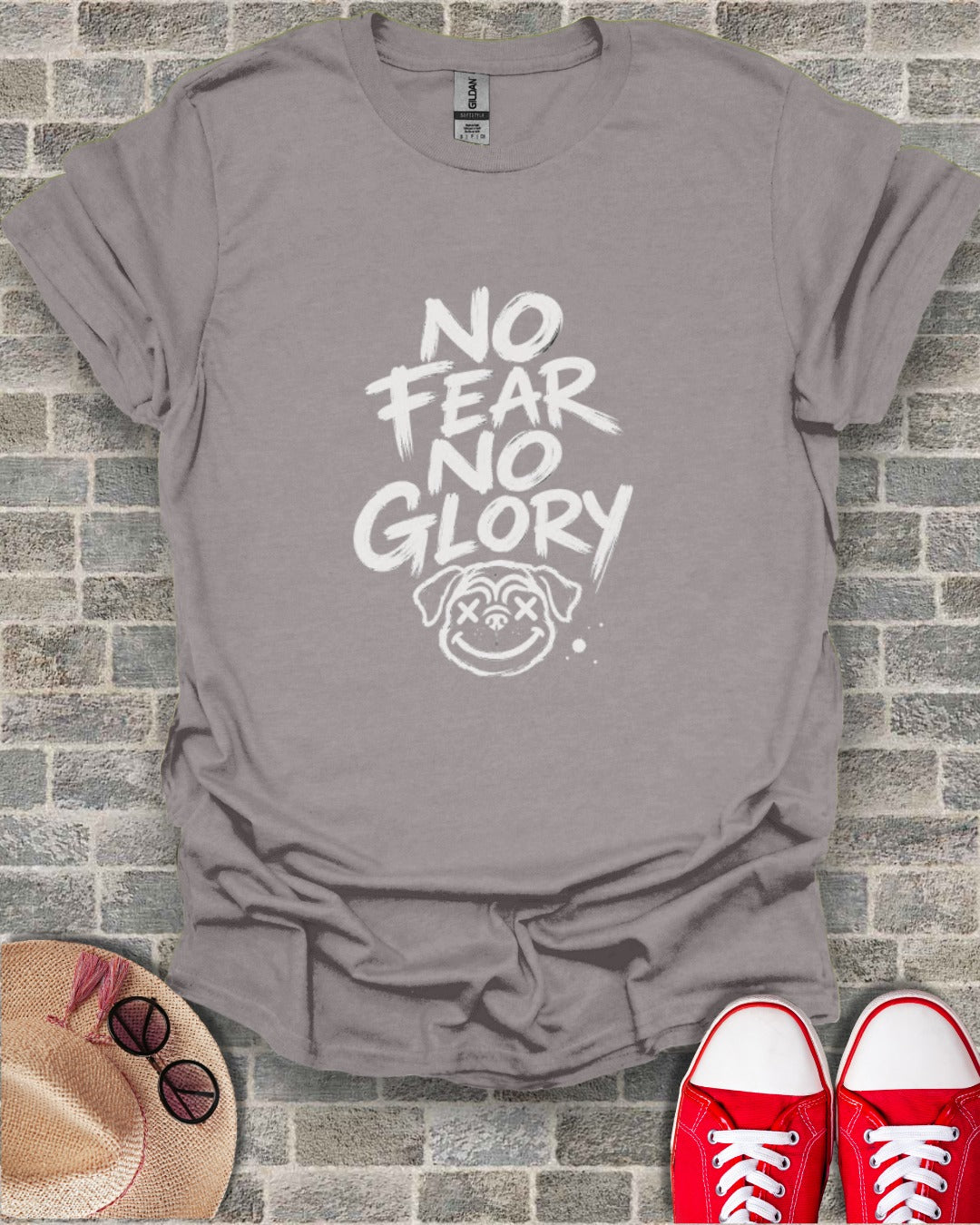 Gray t-shirt with "NO FEAR NO GLORY" in white text and a cartoon dog face.