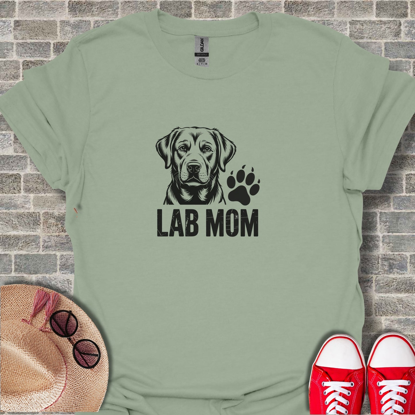 T-shirt with "LAB MOM" text and a dog paw print design.