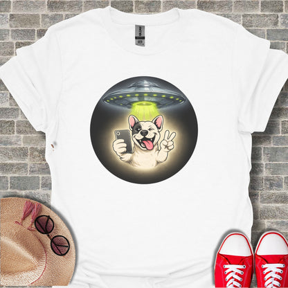 Funny Bulldog Taking Selfie with UFO T-shirt