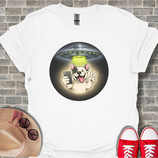 Funny Bulldog Taking Selfie with UFO T-shirt