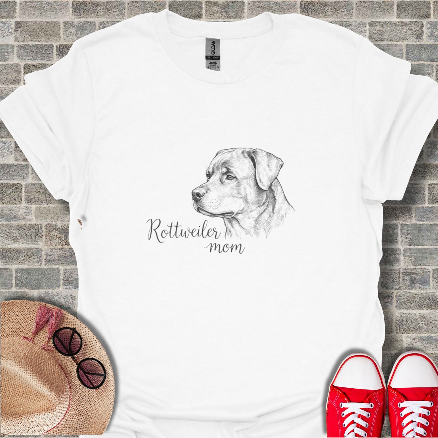 Rottweiler Mom Graphic Design Unisex Tee Shirt