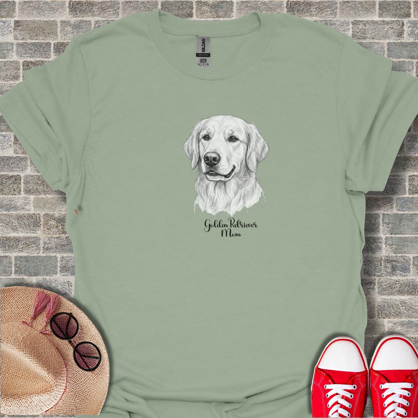 Golden Retriever Mom Graphic Tee for Dog Lovers