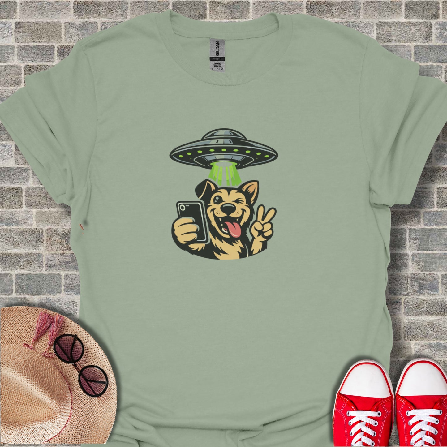 Alien Abduction Selfie Peace Sign Dog Graphic T-Shirt