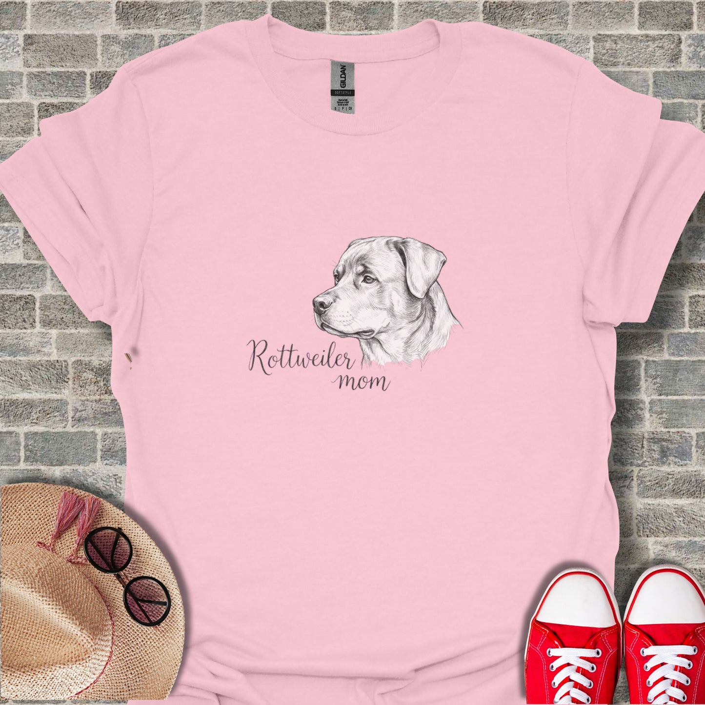 Rottweiler Mom Graphic Tee for Dog Lovers