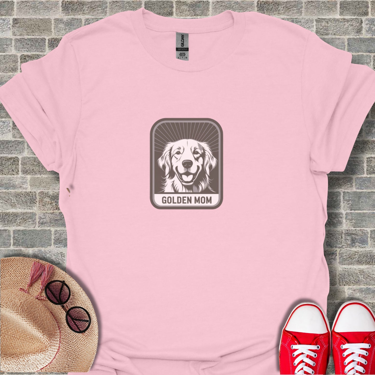 Golden Mom Graphic Design Pink T-Shirt