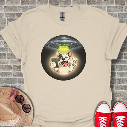 Funny Alien Abduction Dog Selfie Graphic T-Shirt