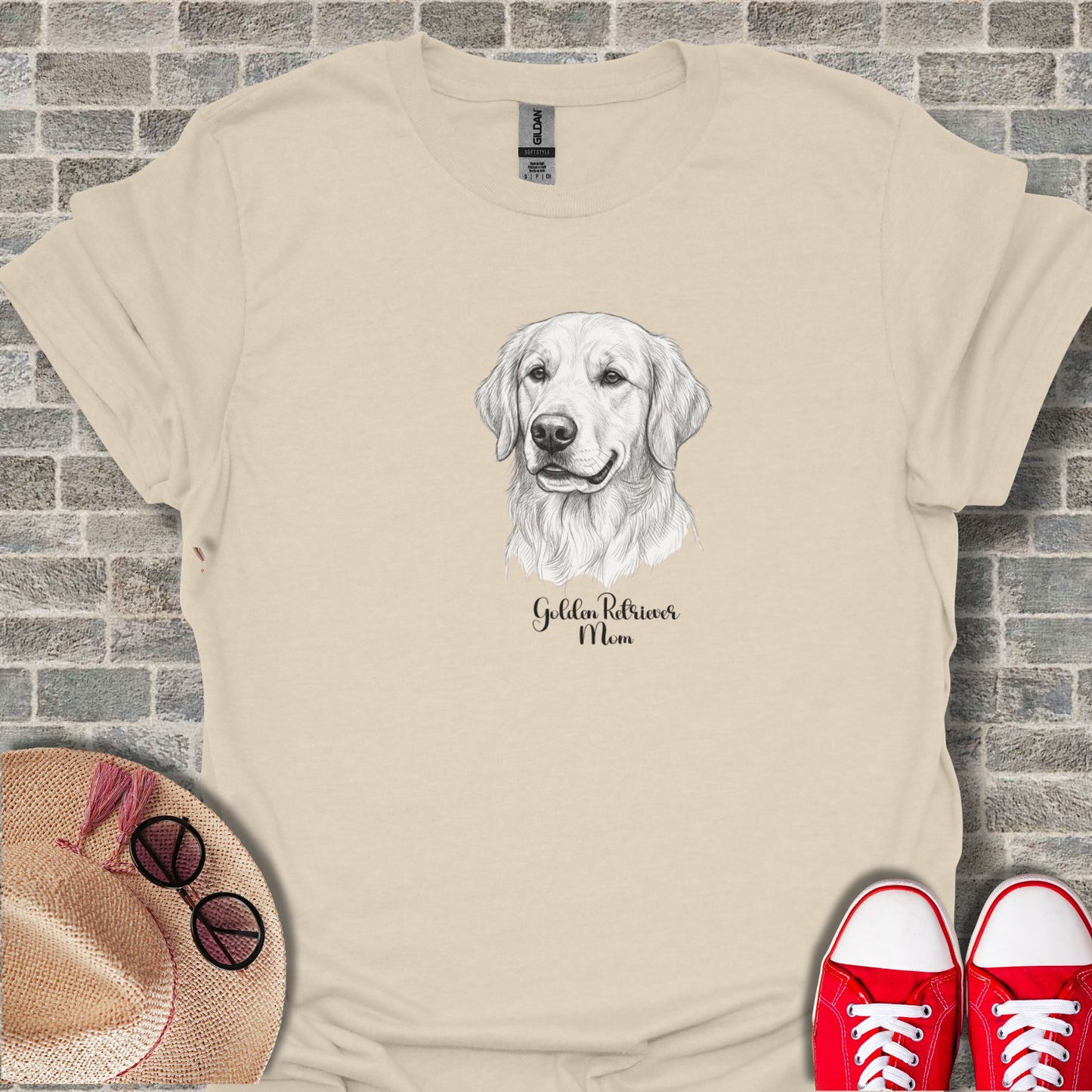 Golden Retriever Mom Graphic Tee