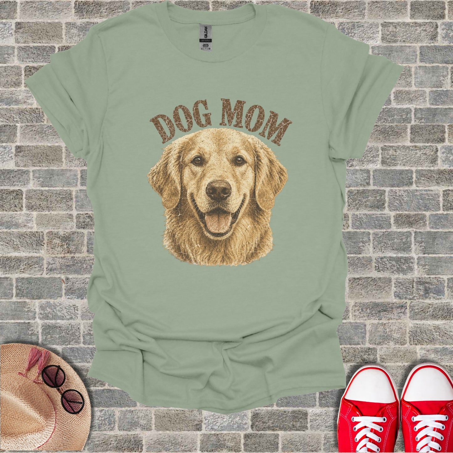 T-shirt with "DOG MOM" text and a smiling golden retriever dog graphic.