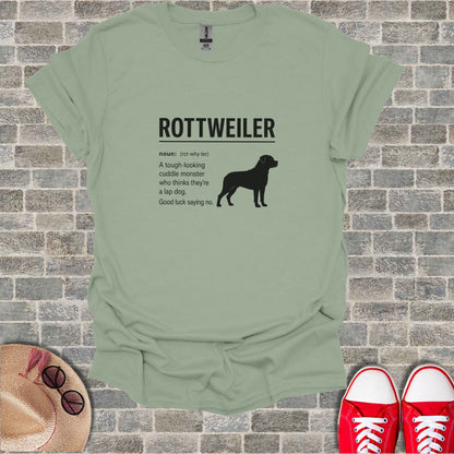 T-shirt with "ROTTWEILER" text and dog silhouette, defining it as a cuddle monster.