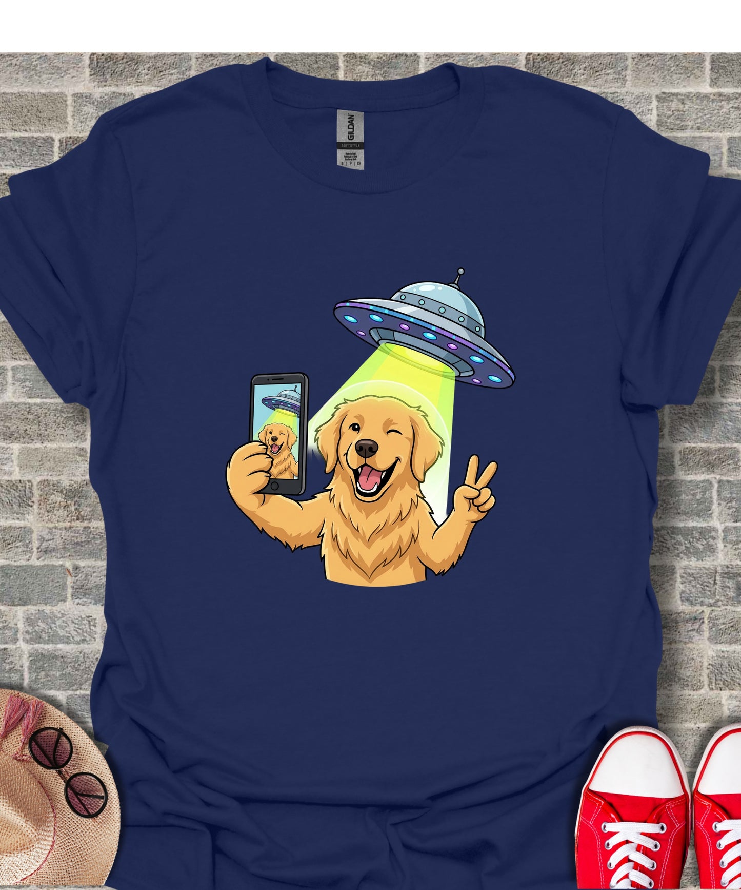 Golden Retriever Selfie UFO Graphic T-shirt