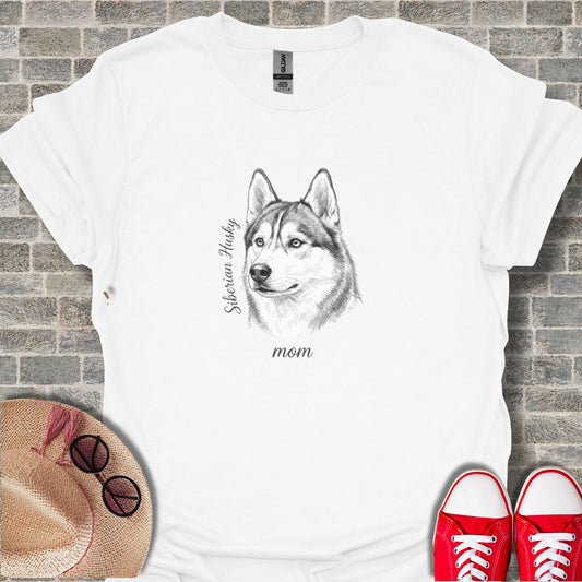 Siberian Husky Mom Graphic Tee for Dog Lovers