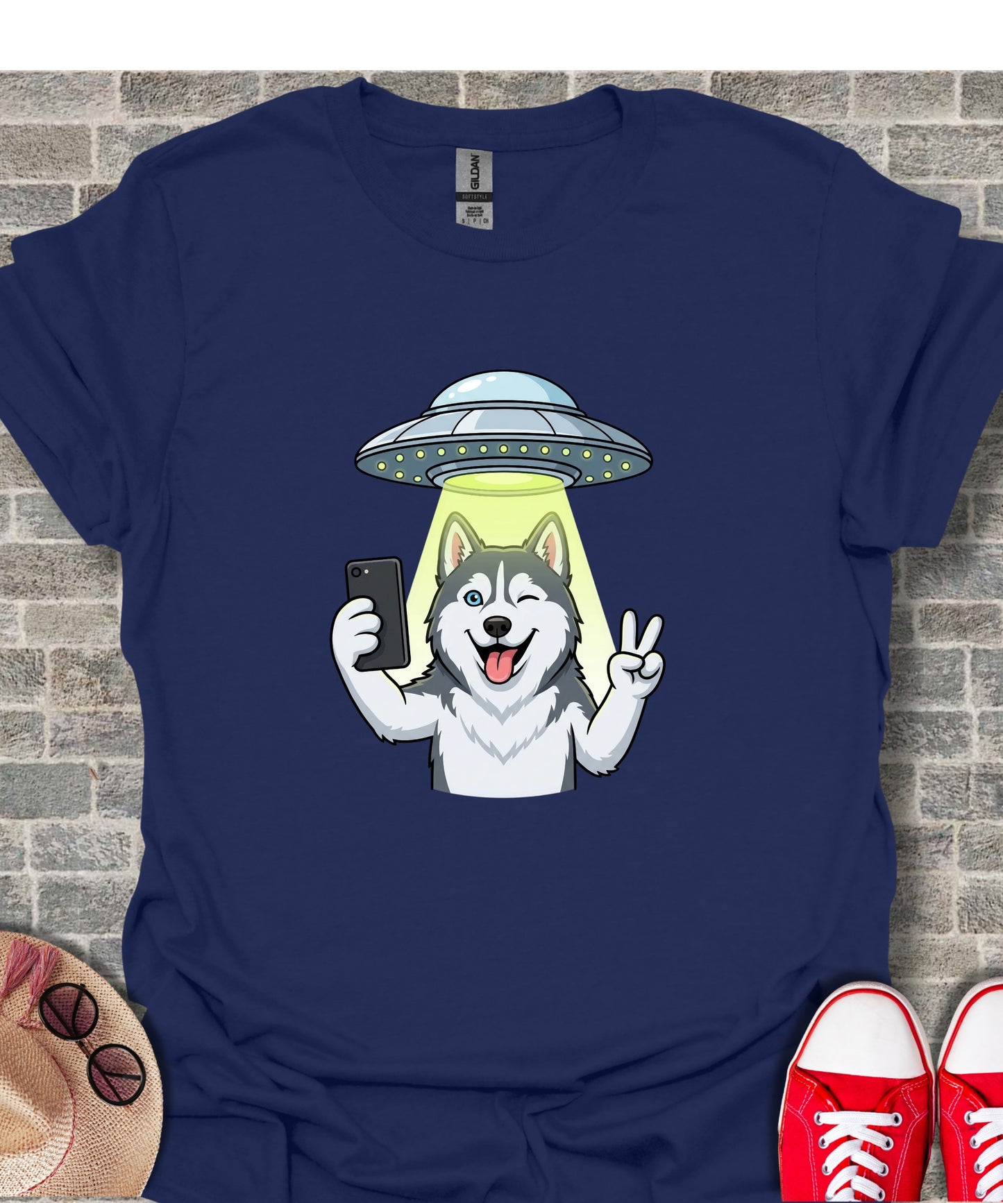 Husky Taking Selfie with UFO Graphic T-shirt